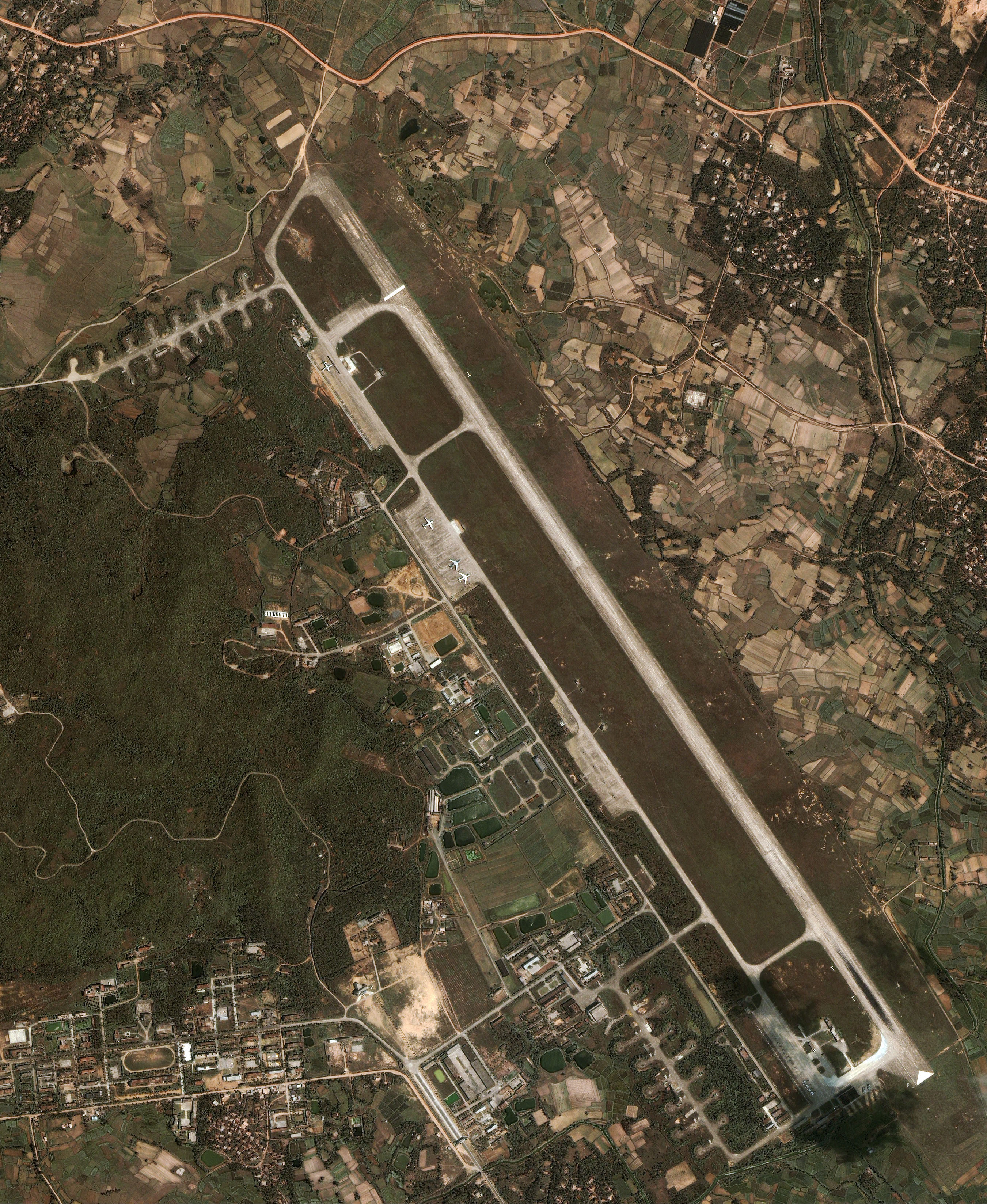 Lingshui militārā aviobāze Ķīnā